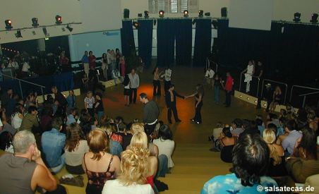 Salsa im Gangolf in Bonn - anklicken zum Vergr��ern - click to enlarge
